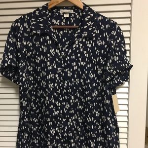 Flowy Polka-dot Button.